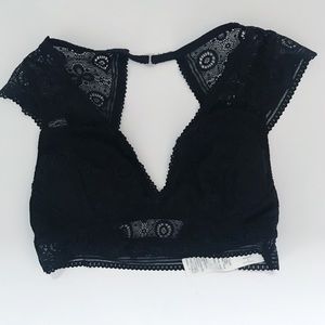 NWOT GILLY HICKS BLACK LACE BRALETTE